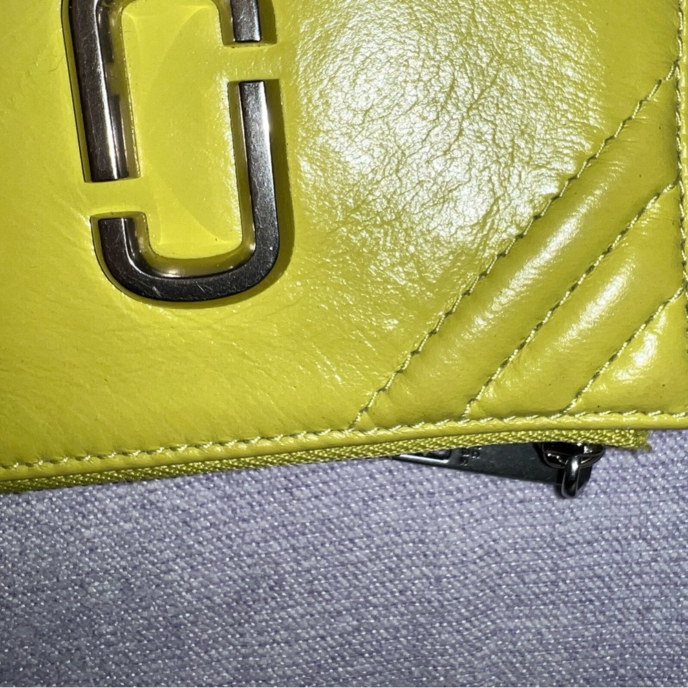 Marc Jacobs Chartreuse key/ card holder - Picture 4 of 6